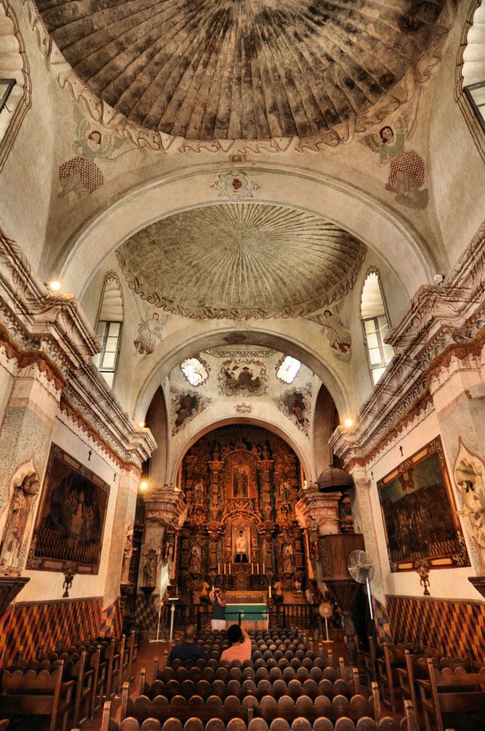 mission san xavier del bac inside 1